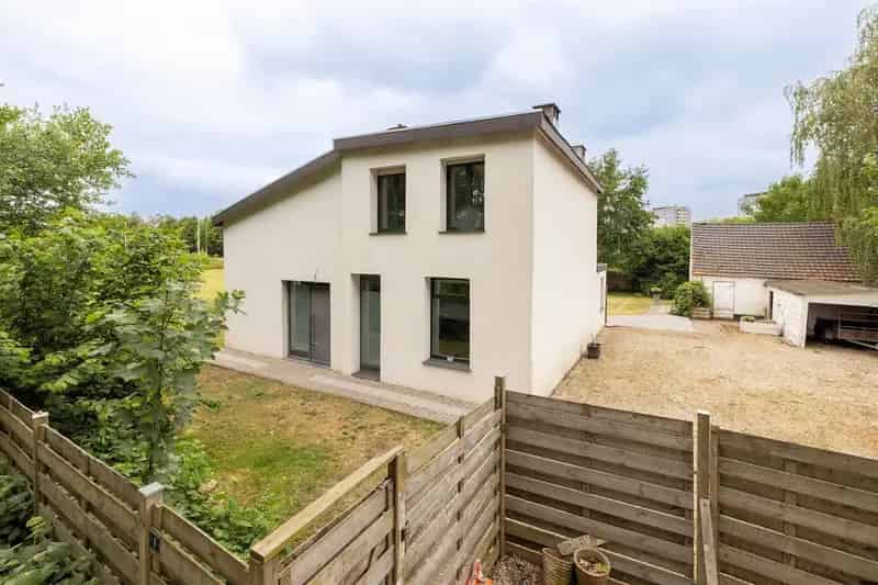 Te renoveren woning 3 slaapkamers 10a Herentals