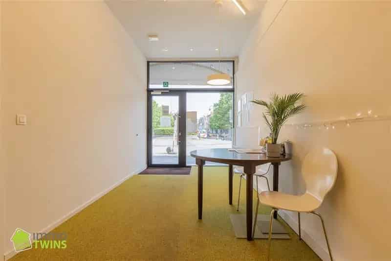 Huis te Koop Dendermonde: Handelspand met Triplex Appartement