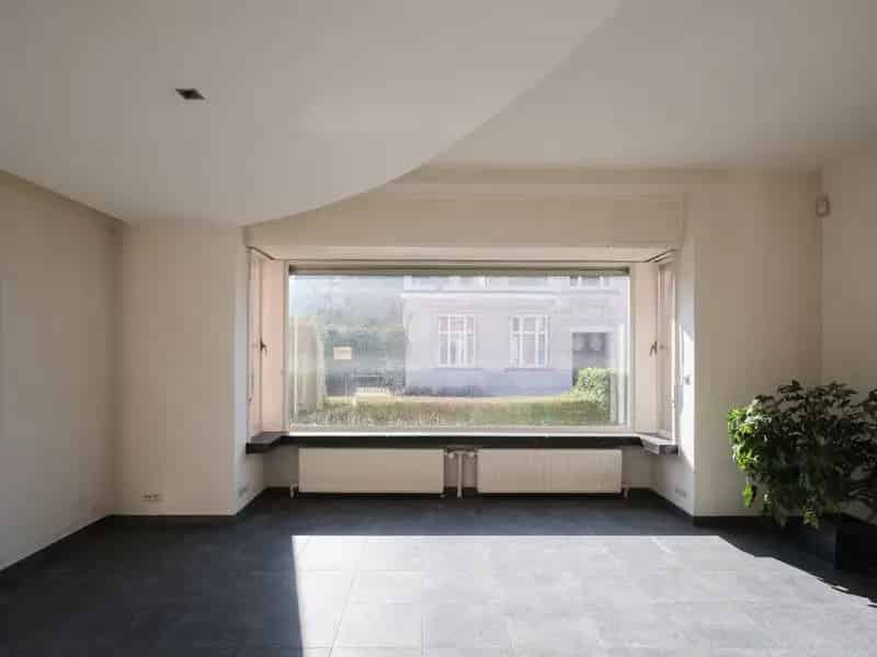 Voormalige dokterswoning met praktijkruimte en stadstuin