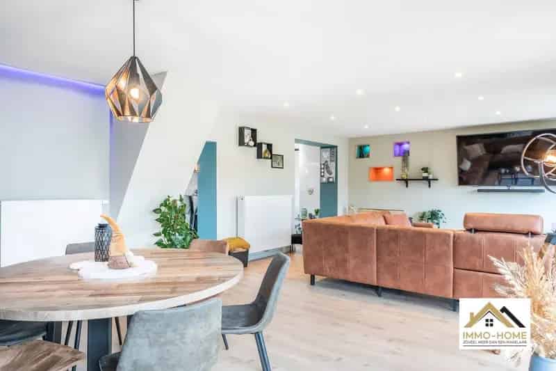 Ruime gerenoveerde woning met grote tuin