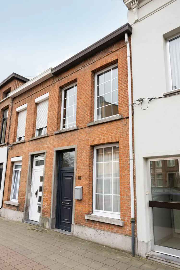 Huis te koop energiezuinige rijwoning in Lier met 2 slpk en tuin