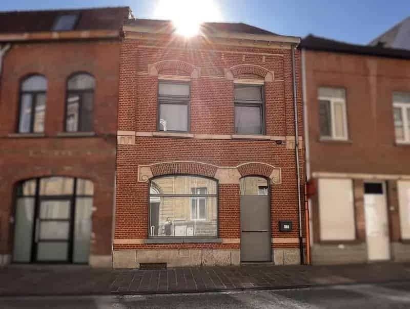 Instapklare woning 3 slaapkamers terras centrum Ieper