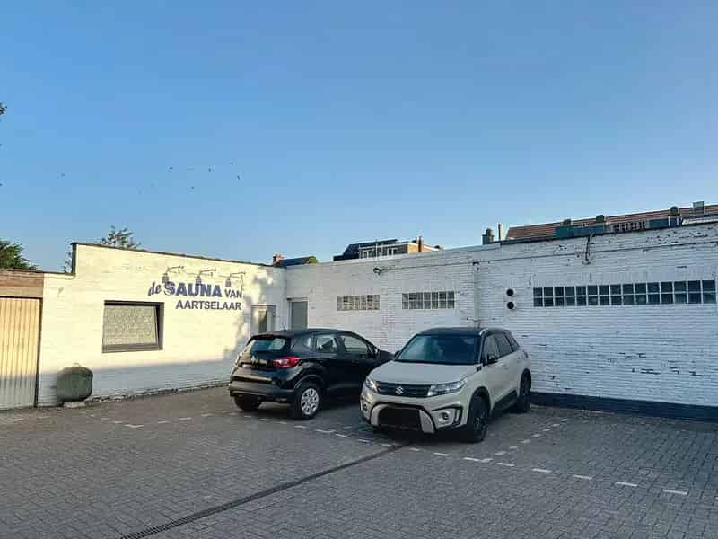 Commercieel Pand Casco Garage Parkings