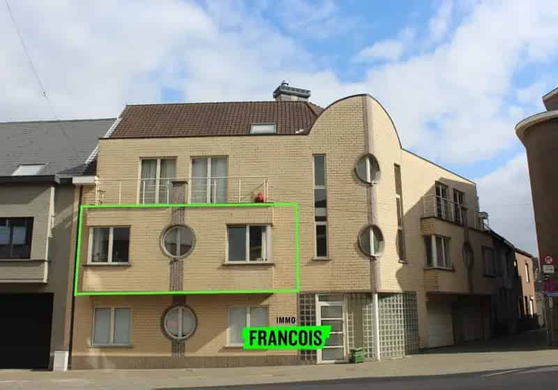 Instapklaar appartement met 2 slaapkamers in het centrum van Zottegem.
