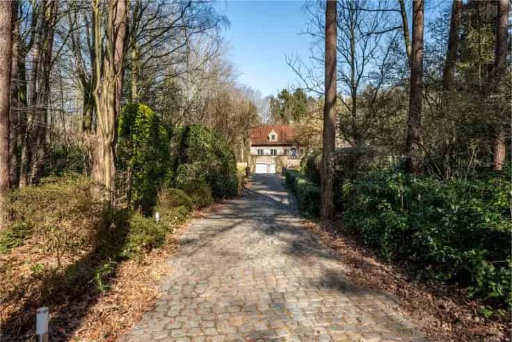 Villa te Koop Hertsberge 495m² 8700m² Tuin Zwembad