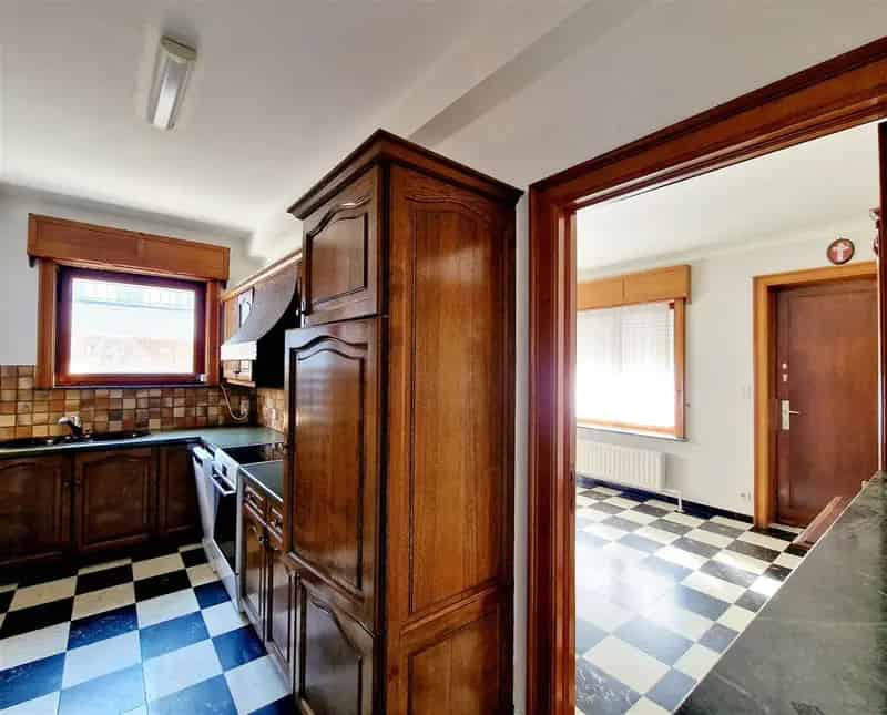 Vrijstaande Villa 3 Slaapkamers Tuin Garages