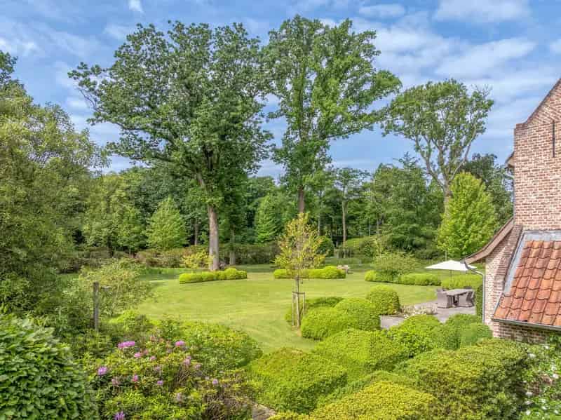 Landelijke Villa te Koop in Schoten 6550m² 4 slaapkamers