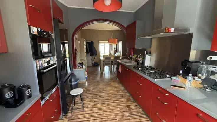 Gezinswoning te Tubize 3 slaapkamers tuin oprit