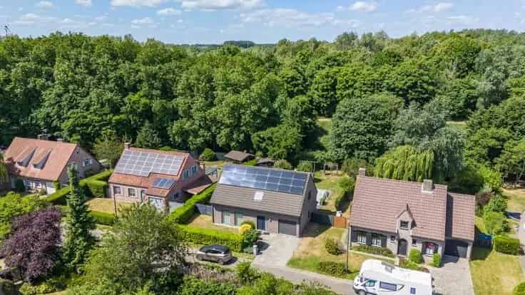 Villa te koop Hobokense Polder: Instapklare droomwoning met zwembad