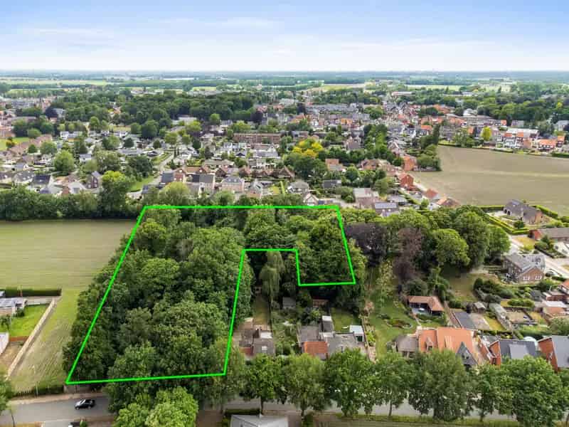 Huis te koop Essen: Gerenoveerde woning of projectgrond voor 5-9 woningen