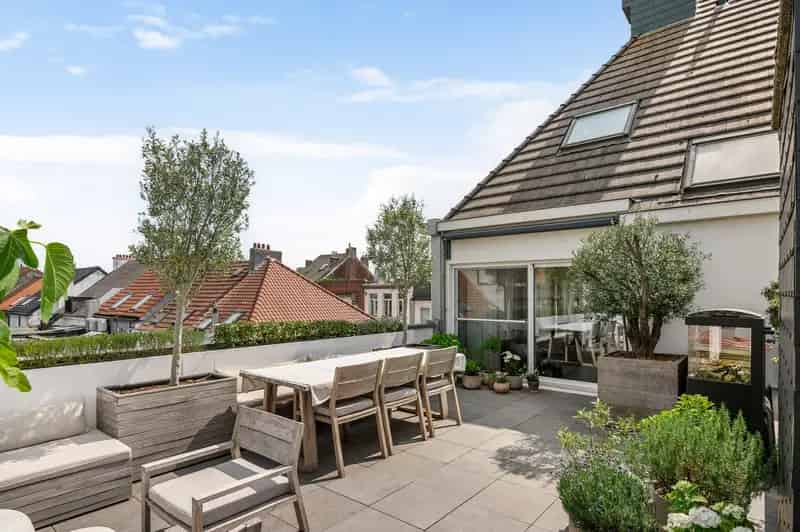 Duplex Antwerpen Stadspark: Lichtrijk appartement met dakterras en kantoor