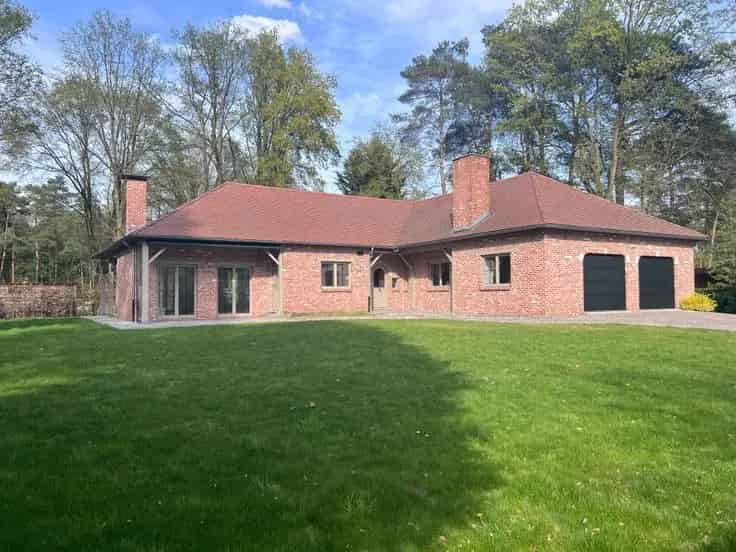 Te Koop: Gerenoveerde Villa 5 Slaapkamers Rustige Ligging