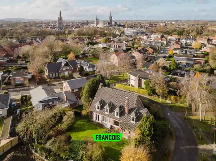 Statige villa in het centrum van Ieper op een rustige ligging