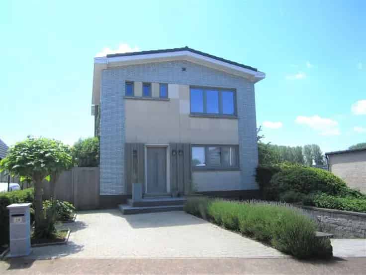 Huis Te Koop: Open Bebouwing 559m² 3 slaapkamers, gerenoveerd