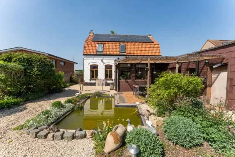 Charmante woning te koop in Heule met 5 slaapkamers en tuin