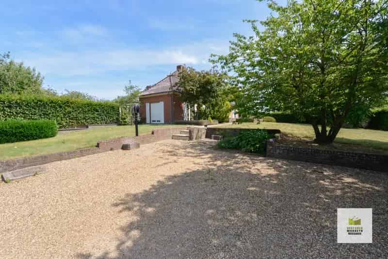 Villa met Loodsvergunning 300m2 en 21 Ha Land St Jan Wingene