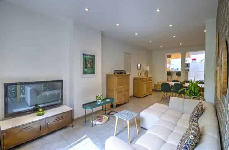 Te Koop: Charmante 2 Slaapkamer Huis Recente Renovatie