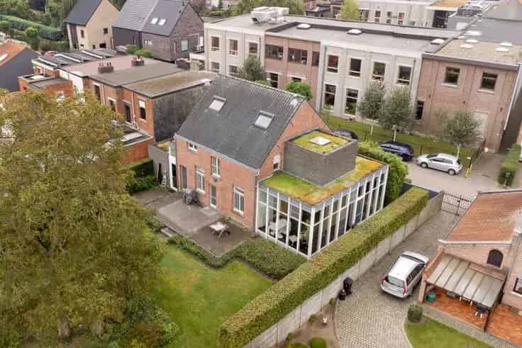 Huis te Koop Centrum: 4 slaapkamers, tuin, nabij centrum