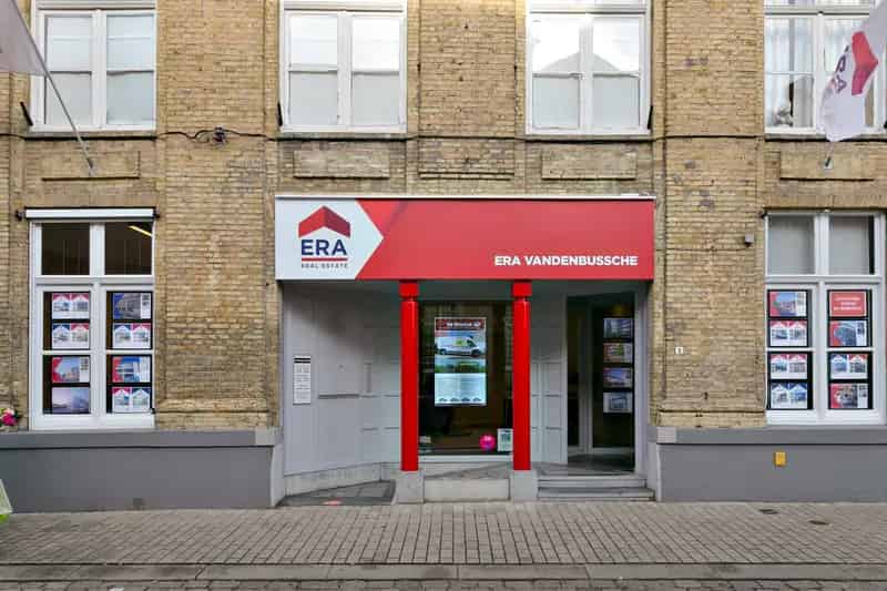 Herenhuis te koop Veurne Historisch Centrum 5 slaapkamers