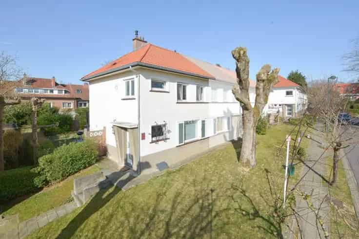 Huis Te Koop Gerenoveerde 3-Gevelwoning Rustige Woonwijk