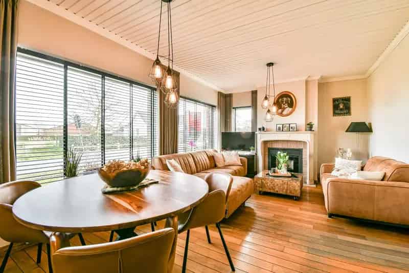 Villa te koop Torhout - Landelijke charme met ruime loodsen