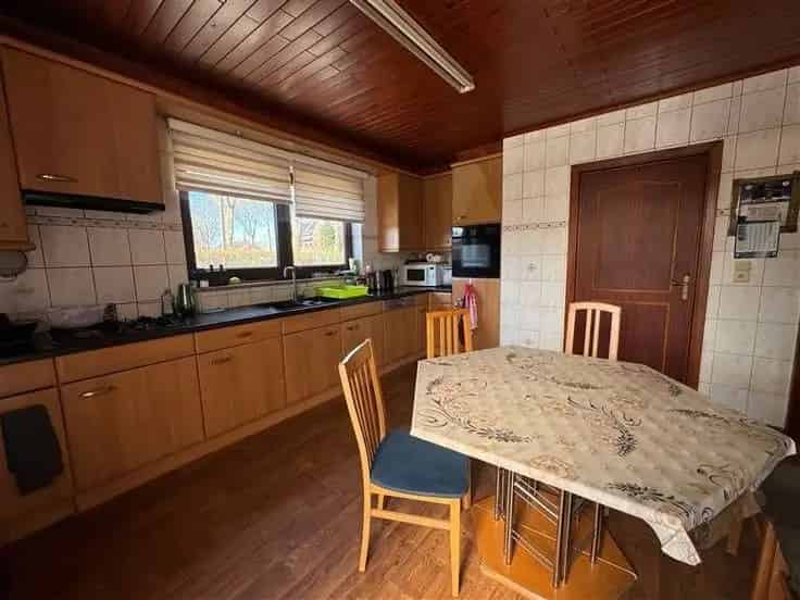 Huis Te Koop 4 Slaapkamers Grote Tuin Rustige Tuinwijk