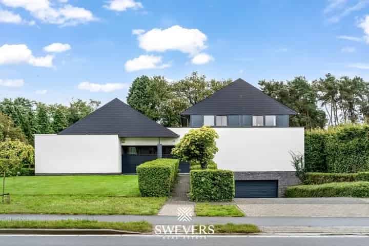 Architecturale Villa met Praktijken 470m² 25a
