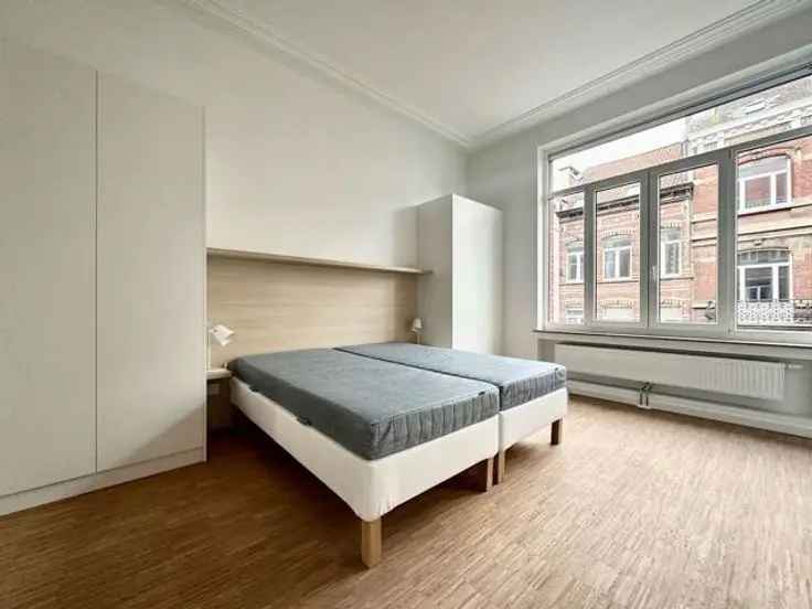 Appartement te Koop Etterbeek 1 Slaapkamer Terras 76m²