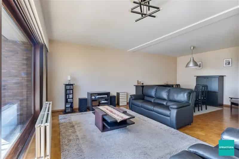 Ruim 2 Slaapkamer Appartement te Laken