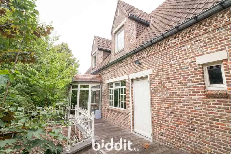 Woning met Vijver Bos en Stallingen Te renoveren