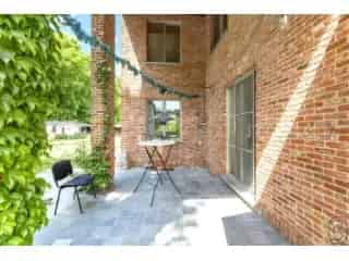 Villa te koop met paardenboxen en weiland