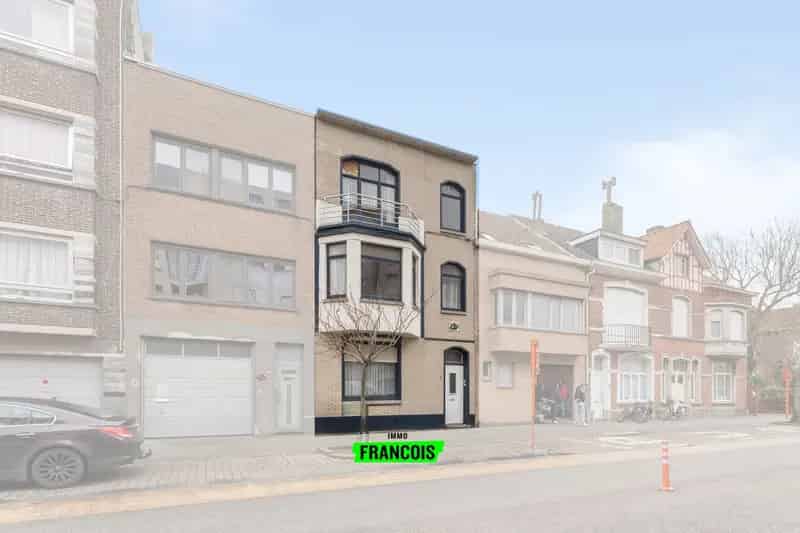 Ruime woning 6 slaapkamers Blankenberge renovatieproject
