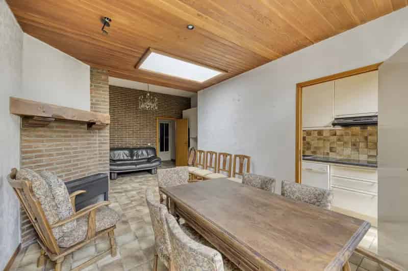 Moderne 2-gevelwoning te renoveren met stadstuin en garage