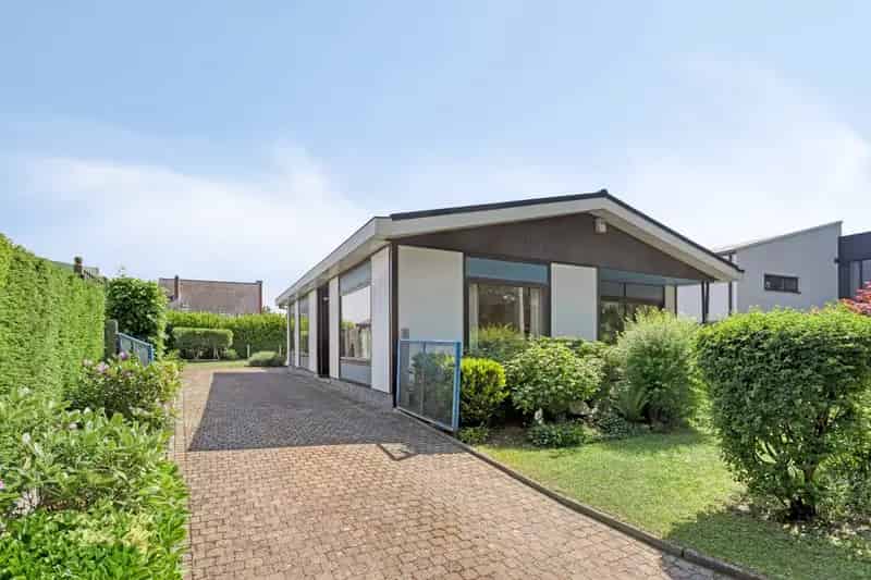 Huis te koop Buizingen: 3 slaapkamers, garage, renovatieproject