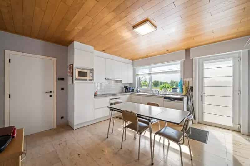 Huis te koop: alleenstaande woning met 4 slaapkamers en grote tuin