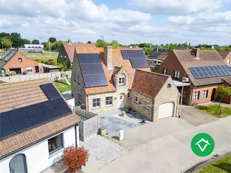 Gezinswoning 3 slaapkamers Koekelare - Tuin - Garage - Zonnepanelen