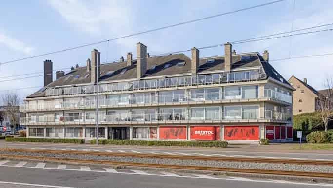 Handelspand te huur Koksijde 1207m² met kelder en parking