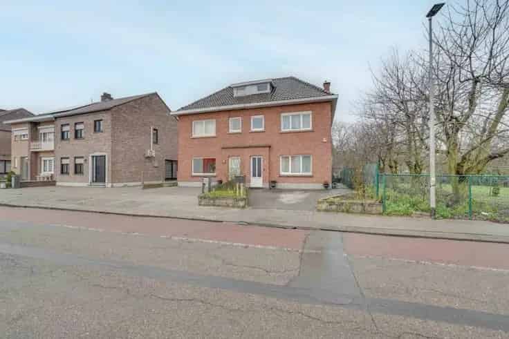 Huis Te Koop Sint-Truiden: Ruime 3 Slaapkamer Woning Te Renoveren
