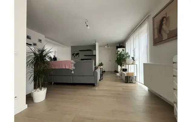 Huur 1 slaapkamer appartement van 86 m² in Bruges