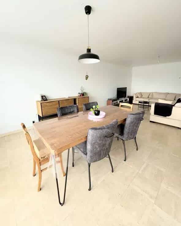 Appartement te koop - Lichtrijk appartement met terras