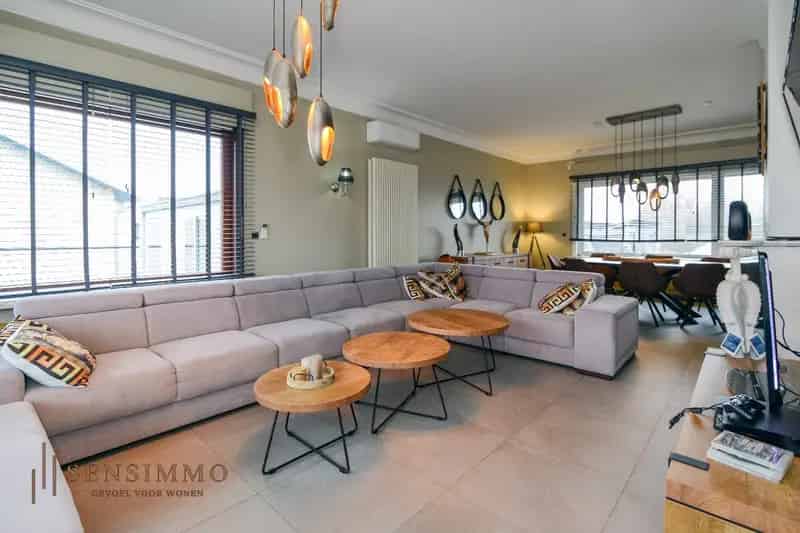 Unieke jaren ’70 woning met moderne upgrades en commerciële mogelijkheden