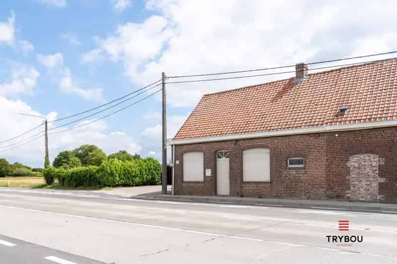 Te renoveren woning met garage Langemark