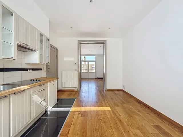 Appartement te huur Etterbeek Merode Cinquantenaire 80m²