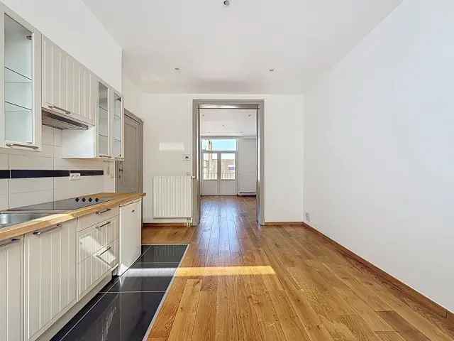 Appartement te huur Etterbeek Merode Cinquantenaire 80m²
