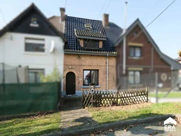 Huis Te Koop Genk - 3 Slaapkamers Tuin Garage