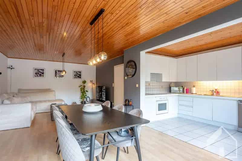 Appartement te koop: 2 slaapkamers, garage, terras