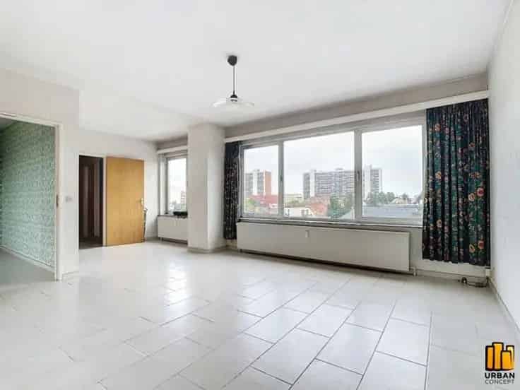 Penthouse te renoveren 2 slaapkamers terras Jette