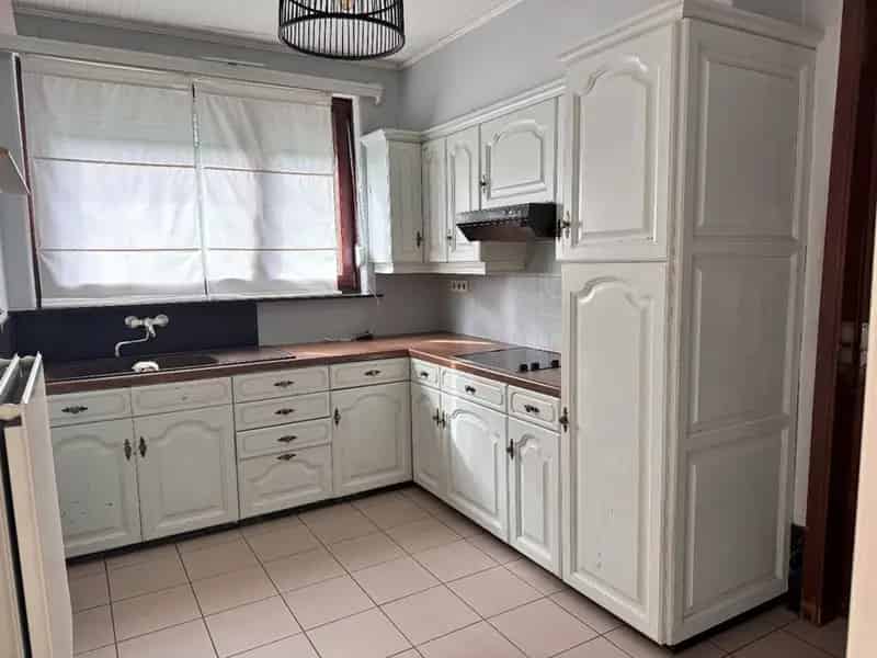 Huis te koop met 4 slaapkamers en tuin