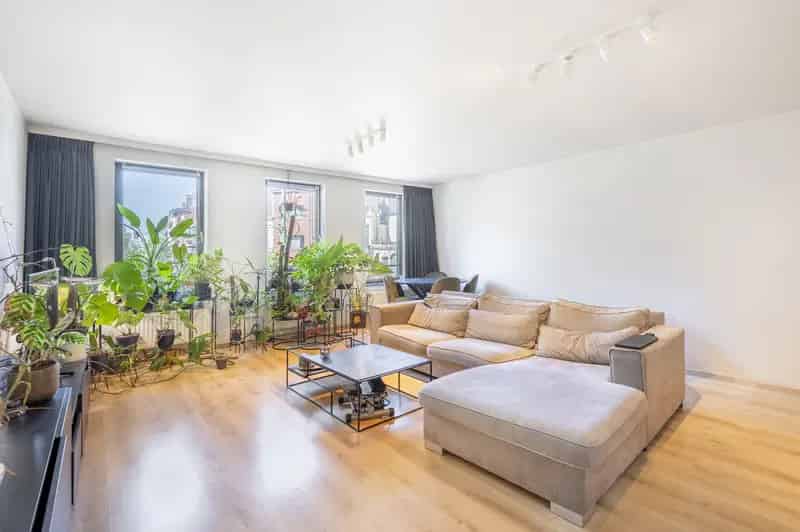 Appartement te koop Oud Berchem: 2 slaapkamers, terras, instapklaar