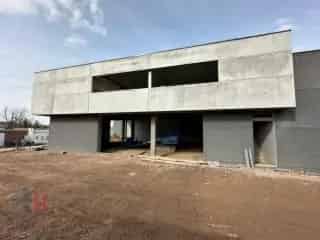 KMO Unit te Koop Moeskroen 331m² + 190m² Kantoor